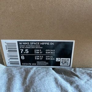 Womens Nike Space Hippie 04